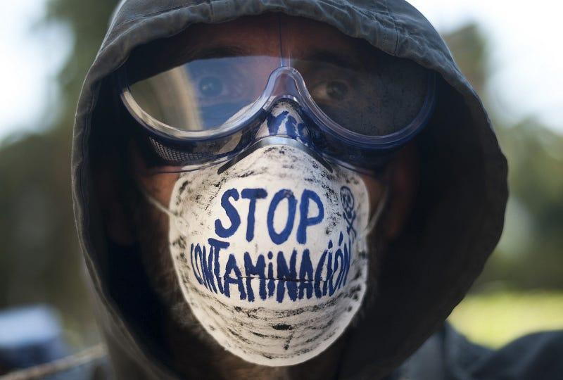 Members of climate movement ‘Extinction Rebellion’ and social organizations against the climate change have protested in favour of politics to stop the climate change and declare the climate emergency state. Photo and story credits by Jesus Merida